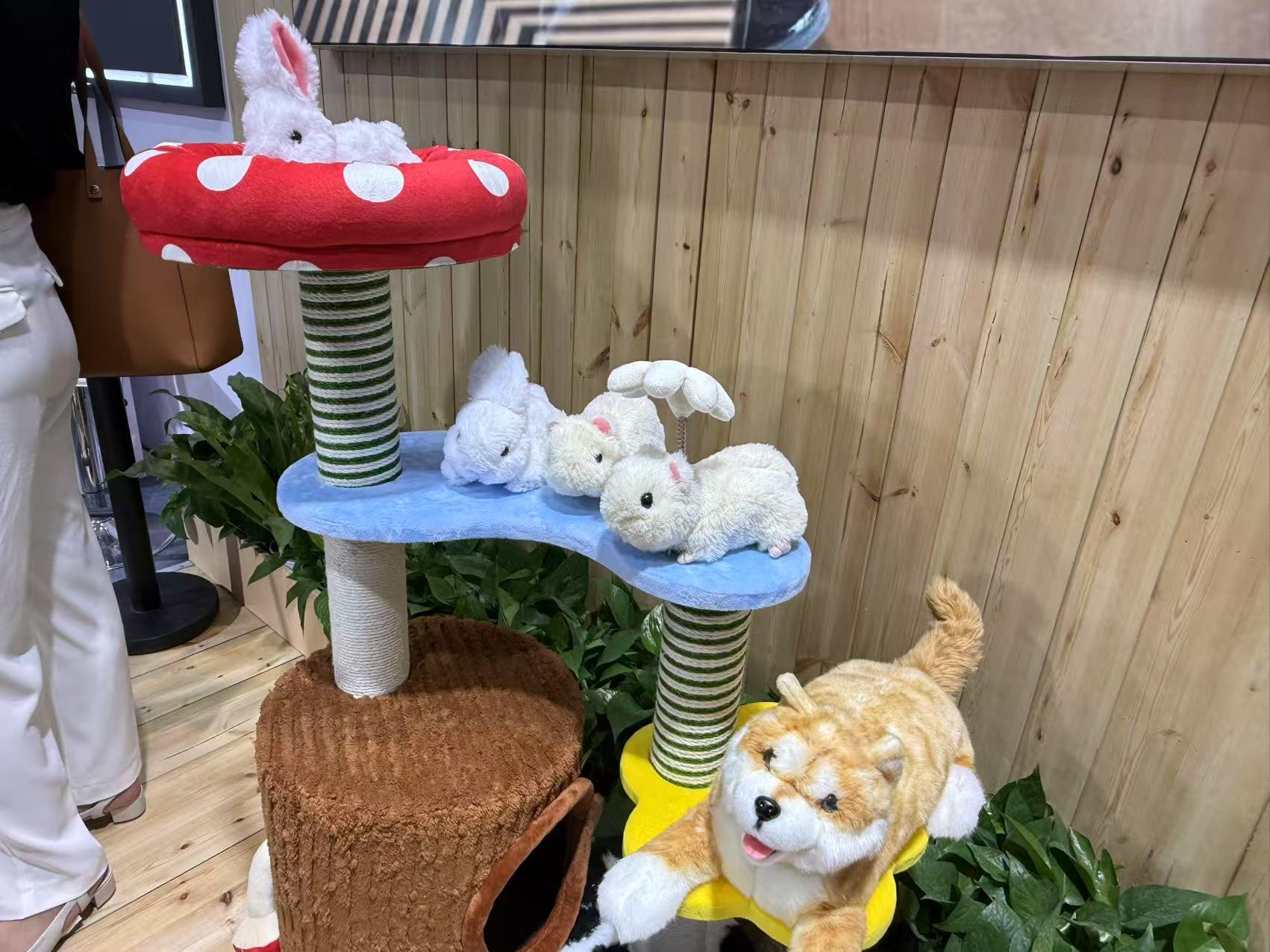 最貴97萬搬回家，人形機(jī)器人天團(tuán)涌入北京！暴走2萬步玩命逛完，亮點(diǎn)都在這了