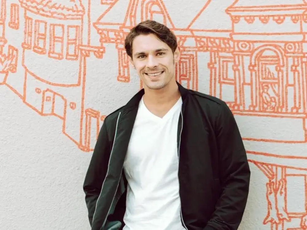 硅谷AI大佬迁徙图谱：32人易职，有人反复横跳，苹果最伤