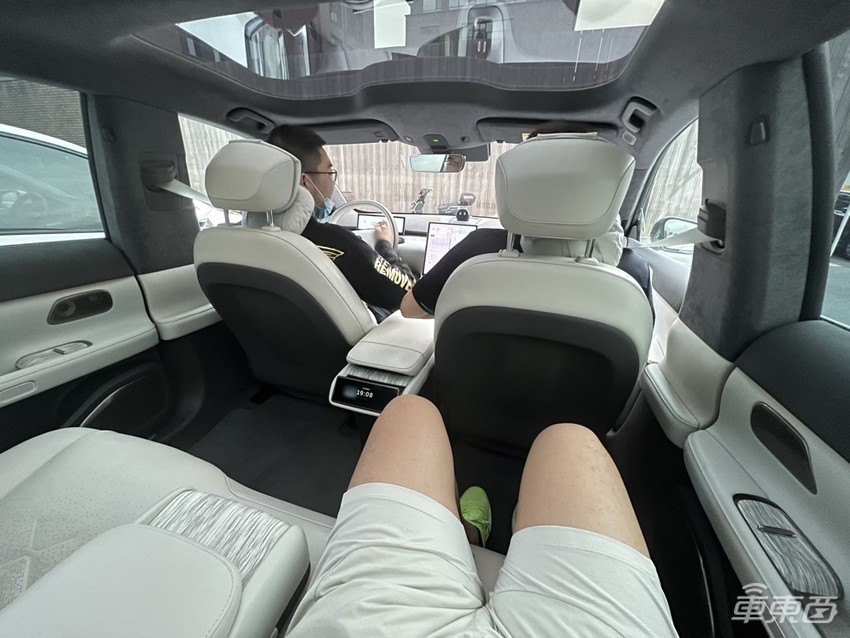 蔚来ET7深陷质量泥潭:车主频繁吐槽,还有人提车当天趴窝