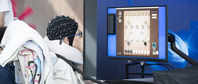 非侵入式脑机接口首秀国家级体育赛事！岩思类脑5B脑电大模型驱动