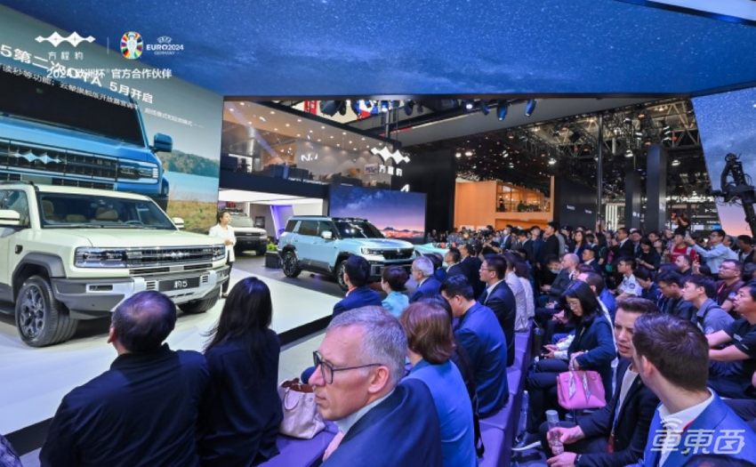 车模失业老板当网红,北京车展成小米车展!除了热梗还有这五大行业真相