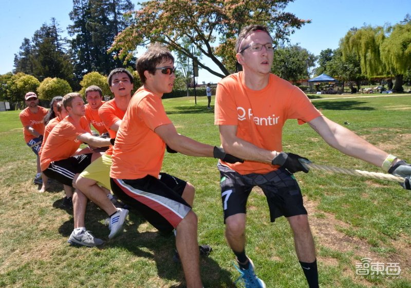 川普背后的数据智能公司IPO!操作疫情数据、追捕拉登、告破庞氏骗局