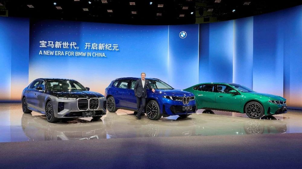 史上最大北京车展开幕！车企狠卷大三排SUV，舱驾融合、Agent上车成新趋势