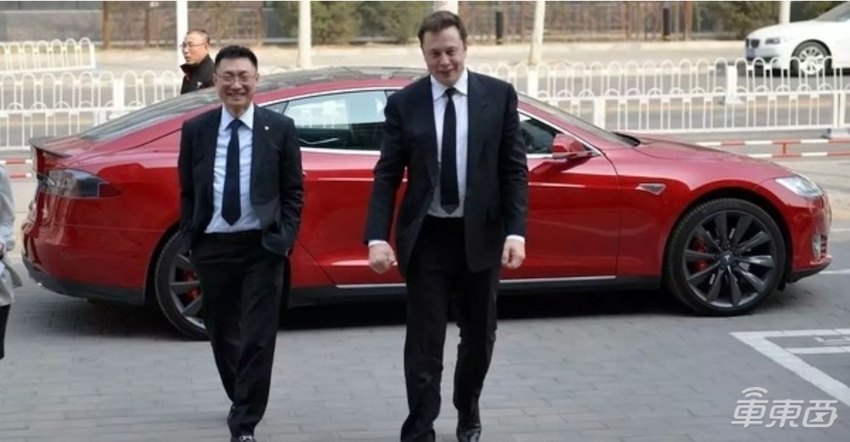 朱晓彤回国后首次公开露面!特斯拉上海储能工厂正式开工