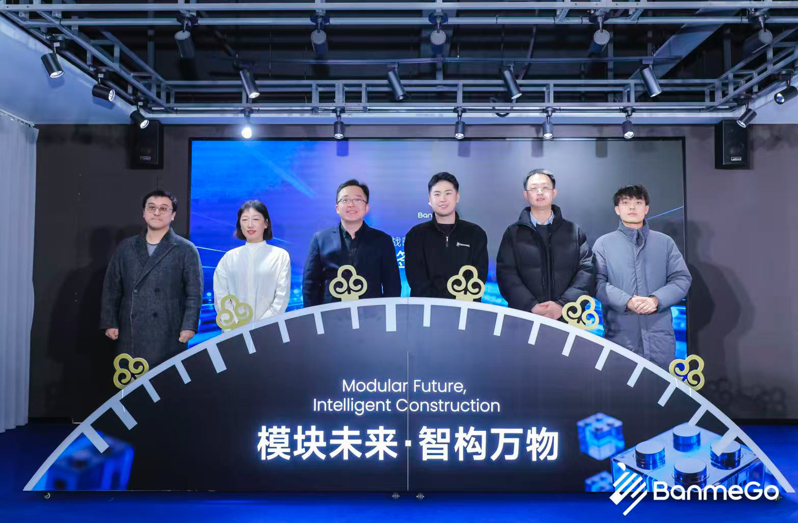 无人物流迎来新玩家！斑陌易行发布无人物流车，采用模块化设计