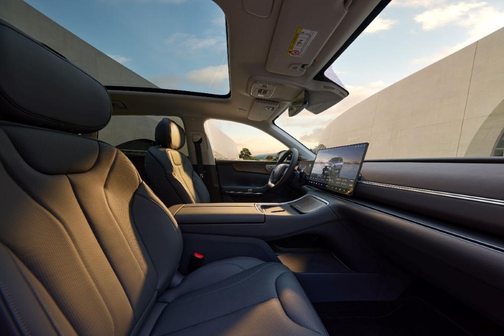 全新零跑C11 14.98万起售! 纯电标配800V,增程版续航1220km