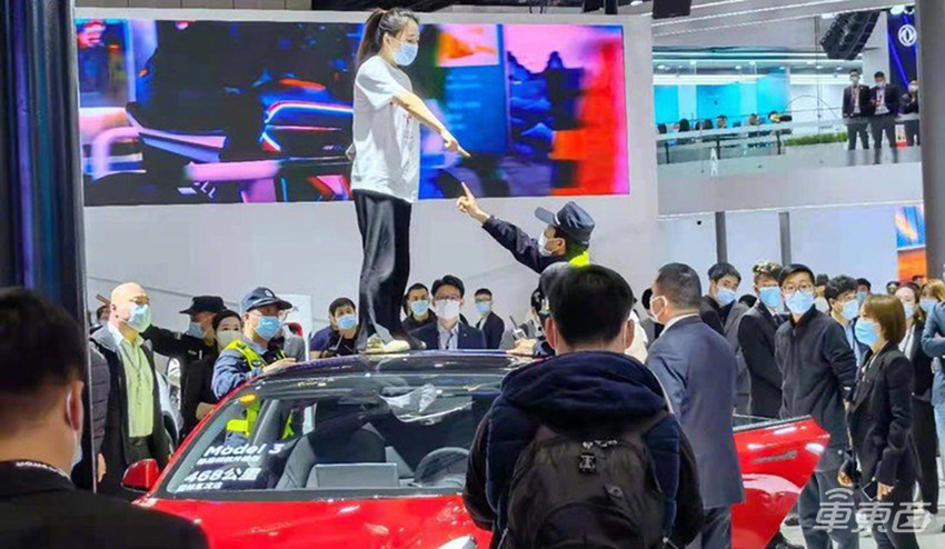 特斯拉胜诉!刹车没问题,“闹事者”判赔49万