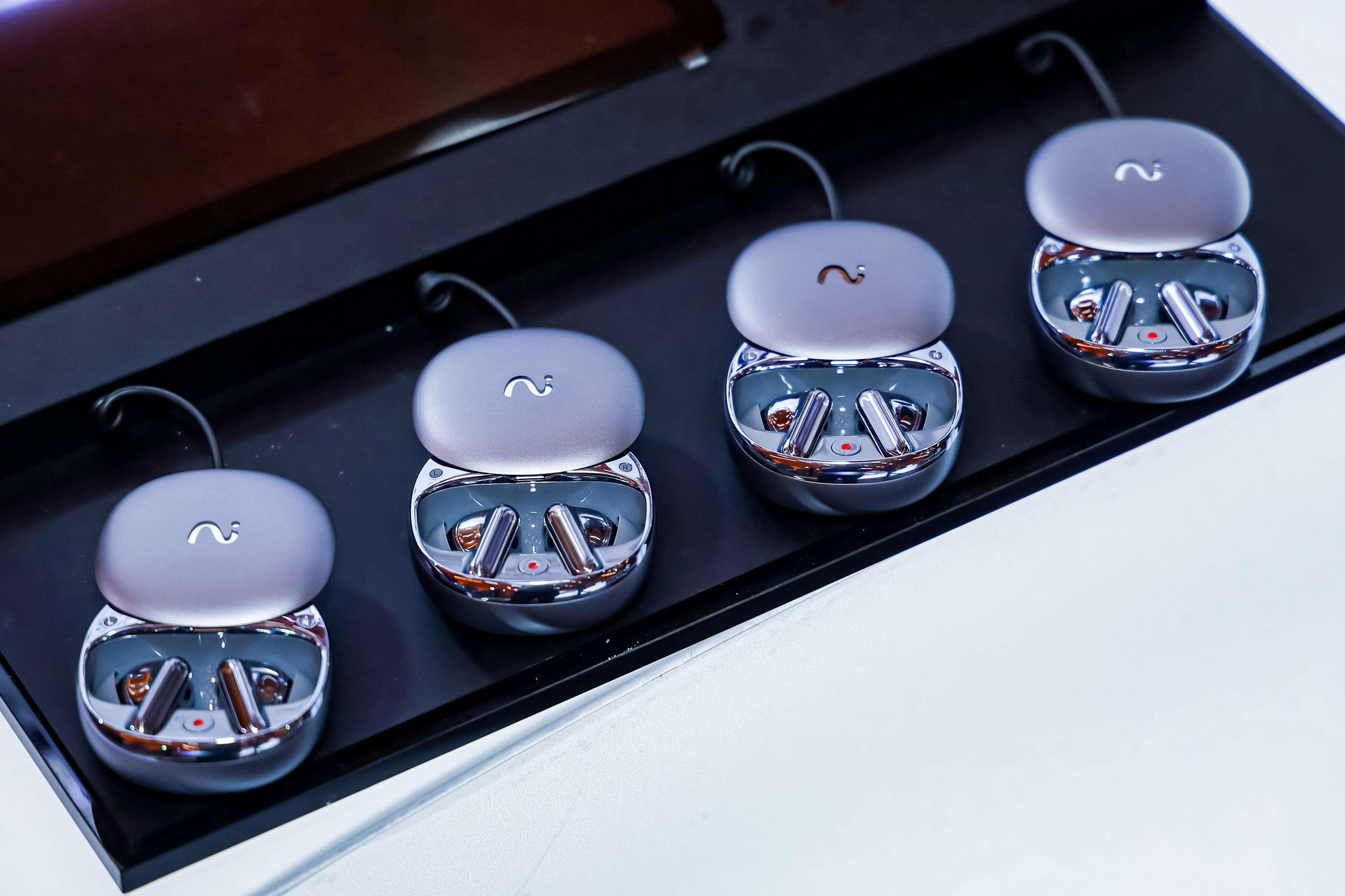 耳朵上的智能管家再进化!AI会议耳机玩家连发两大新品,大师级调音+全能会议助理上线