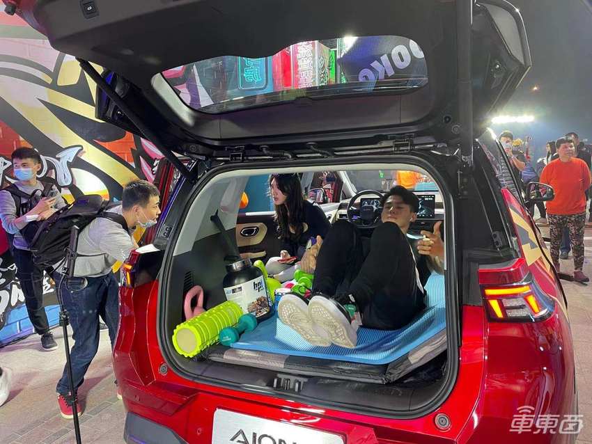 广汽Aion Y预售10.6万起！搭载“弹匣”电池，还有L2级自动驾驶