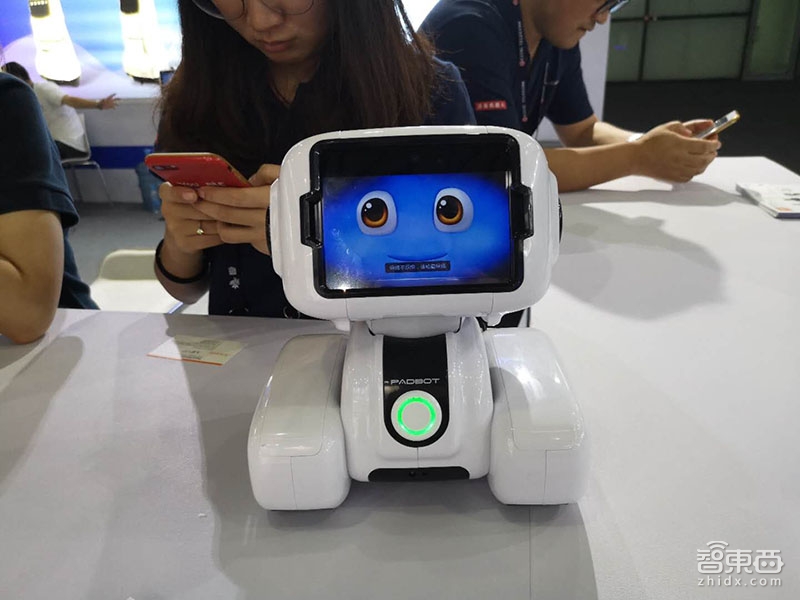 儿童AI硬件江湖崛起!连微商都坐不住了