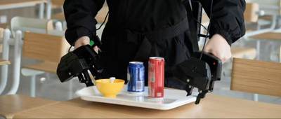 奔向百万小时数据量，鹿明带着“背包”走向工厂、餐馆和商场