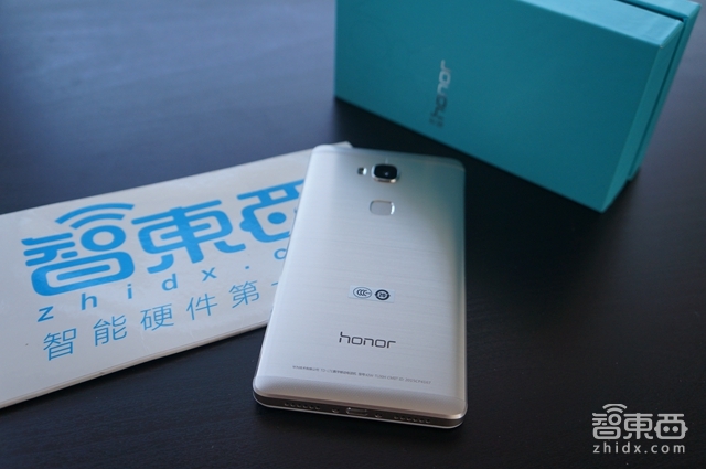 荣耀畅玩5X体验:指纹识别全金属千元新旗舰