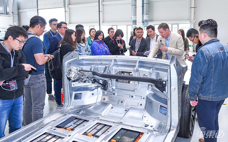 首探拜腾南京工厂，一汽新投资将敲定，首款车年底量产