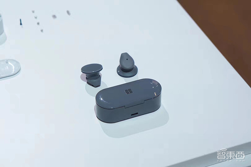 微软双屏手机和PC登场！连甩七款Surface硬件，首用安卓系统