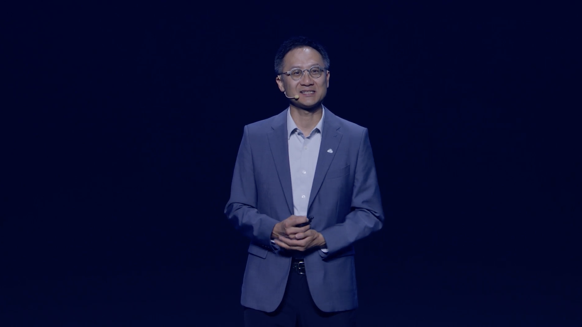 重磅!汤道生公布腾讯智能体全景图,国产芯片全面适配兼容