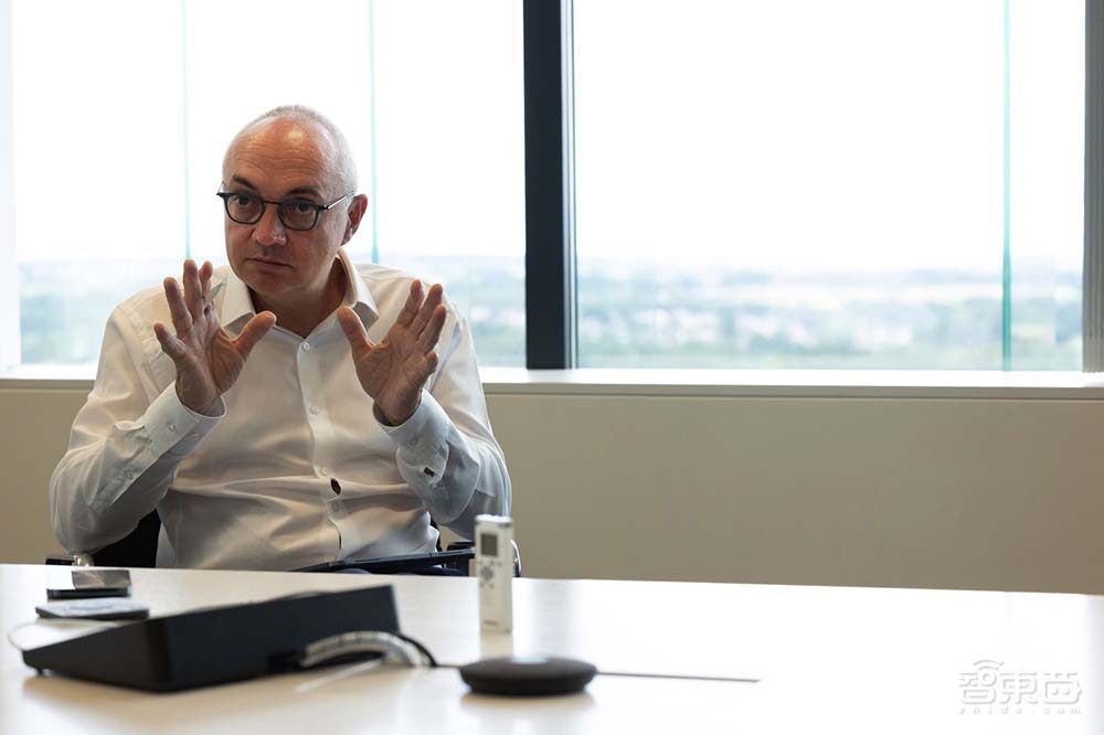 将芯片节点缩小至1nm以下！彭博社对话IMEC CEO