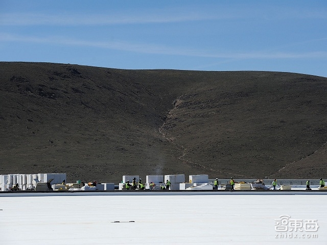 走进特斯拉Gigafactory电池工厂 马斯克的秘密武器