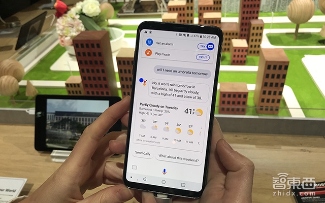 MWC现场深度:手机电脑通通被AI,5G真来了!