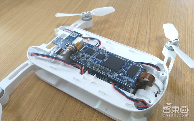 成立一年估值超10亿 与谷歌飙技术 这位90后CEO如何做到?