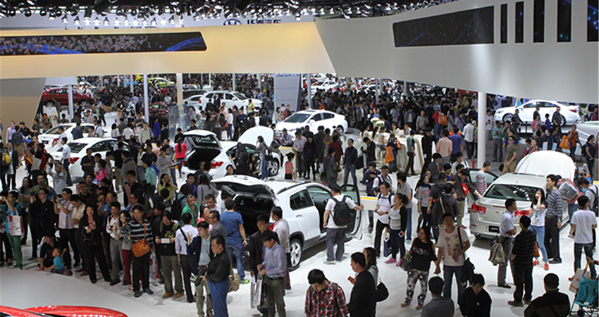 2020车市成绩单：乘用车销量下滑140万台，电动车增长9.8%