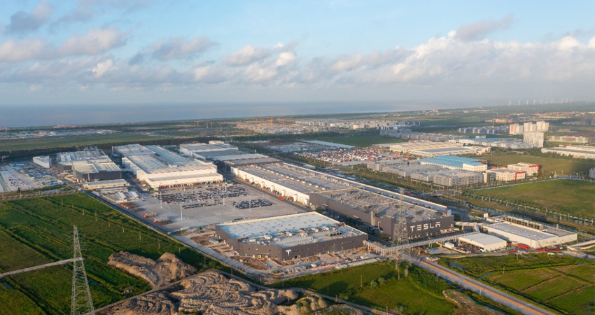 特斯拉上海工厂产量创新高:日产超1600辆Model Y,还将交付3款新车型