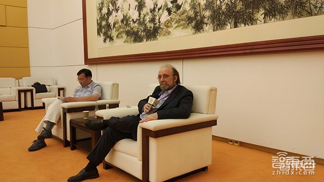 明年开始人体实验!马斯克脑机接口重大突破,已能让猴子用脑控制电脑