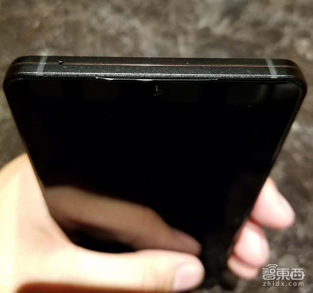 “差一点就是全面屏” 锤子科技新推坚果Pro 2 还捎上了一台空气净化器