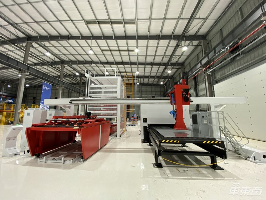 他们,在贵阳给阿里“造车”