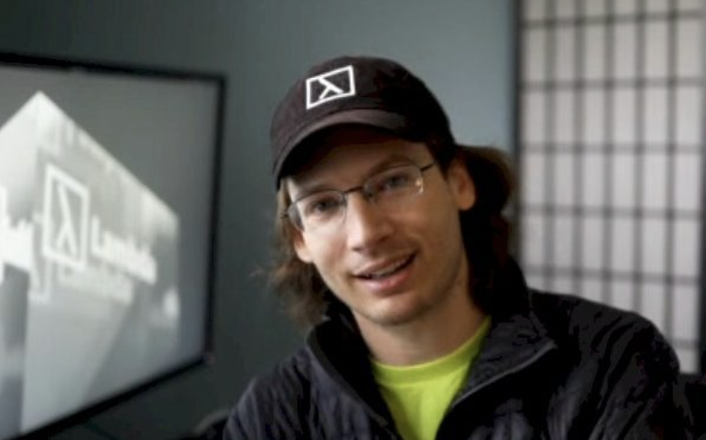 黄仁勋“撒钱”创纪录！英伟达超级AI帝国崛起，但没带中国玩