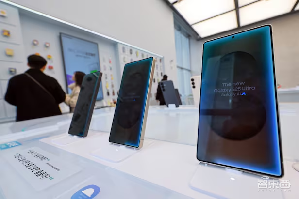 AI爆火MWC!AI OS席卷手机PC,国王点赞荣耀华为,中国企业霸场