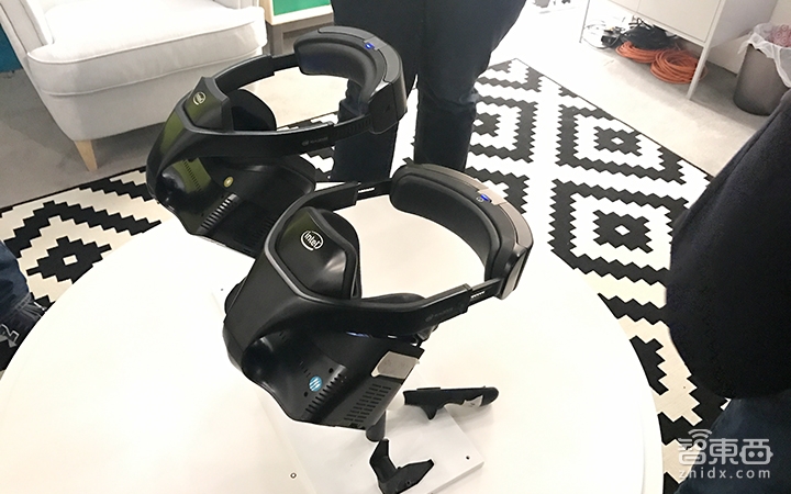 独家体验英特尔Alloy融合现实头盔 VR杀手还是产业福音?