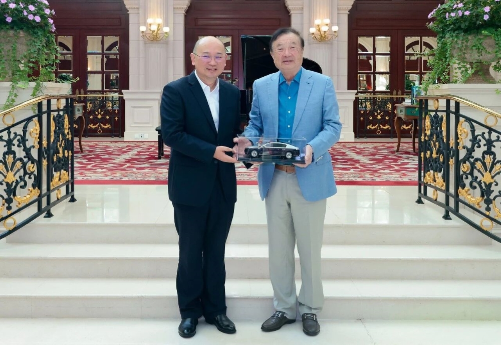 一年亏超60亿元！两大车企紧抱华为，合计投113亿搞研发