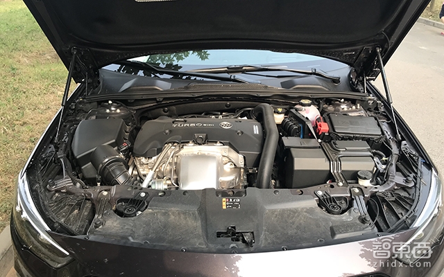 会“飙车”的美女 深度试驾别克全新君威GS