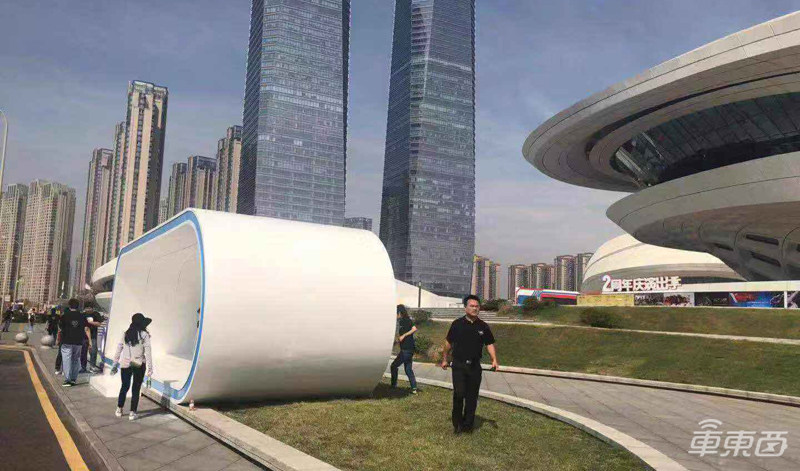 长沙实测百度RoboTaxi!45台车在街上跑,表现像个老司机