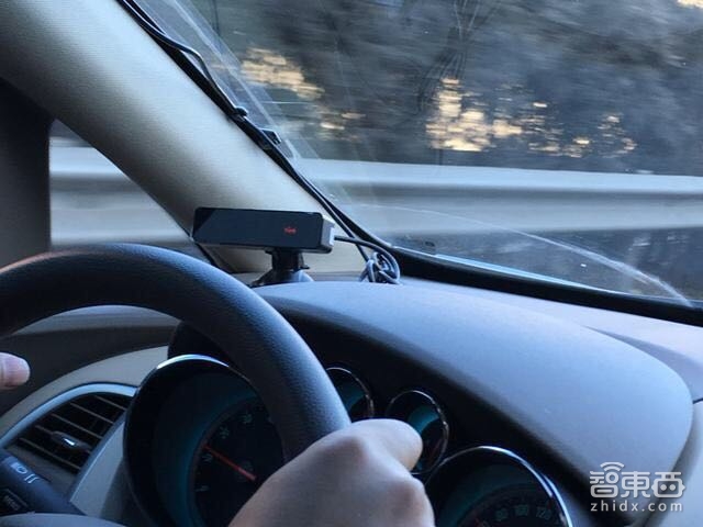 腾讯自己做车载硬件了 推分体双摄行车仪神眼