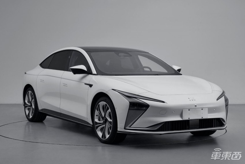 华为打响下半年新车第一枪!问界M7改款,阿维塔首款轿车曝光