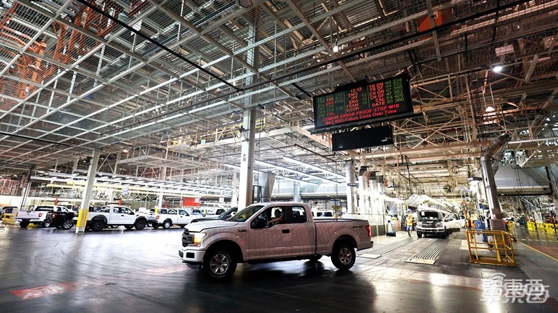 美系肌肉车野马“变身”纯电SUV！福特这个大招憋了100年