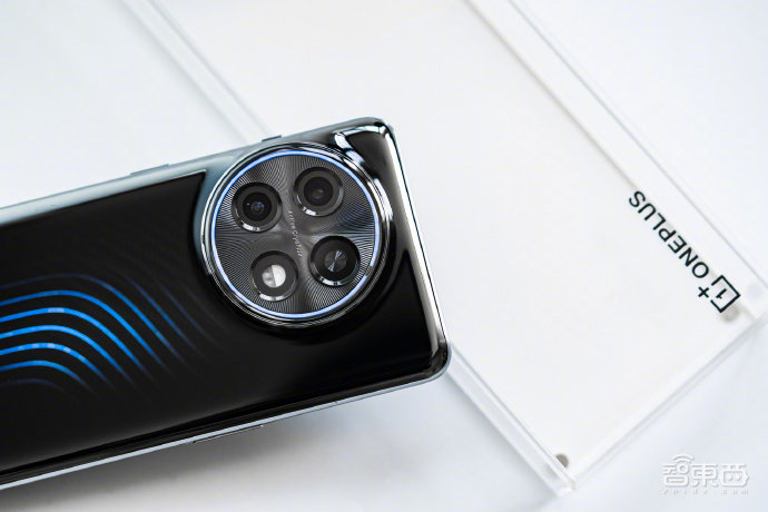 中国科技火遍MWC,AR隔空操控、水冷手机、卷轴屏电脑、还有5.5G!