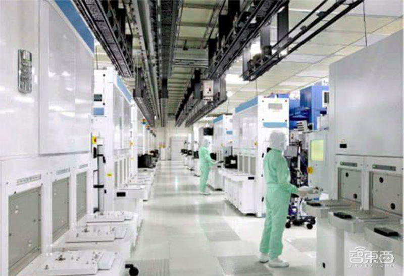 日本半导体60年兴衰史！从王者跌落神坛，却靠两样东西制霸全球