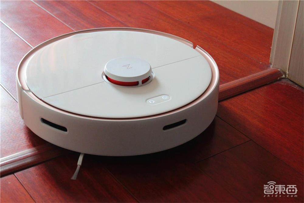 石头科技CEO:不认同“去小米化”,今年推企业级扫地机器人