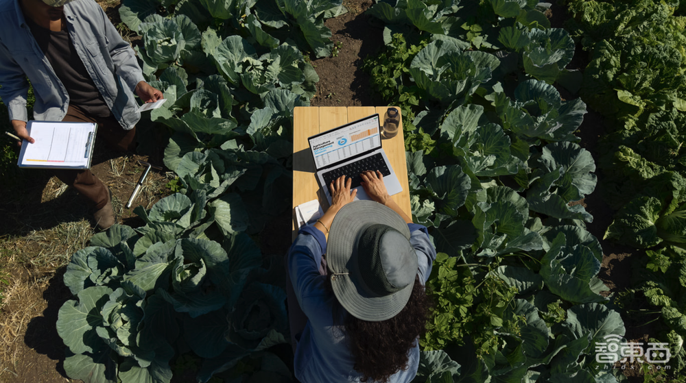 苹果最强AI PC登场!首搭M4 Max芯片,续航飙到24小时,满血版6万