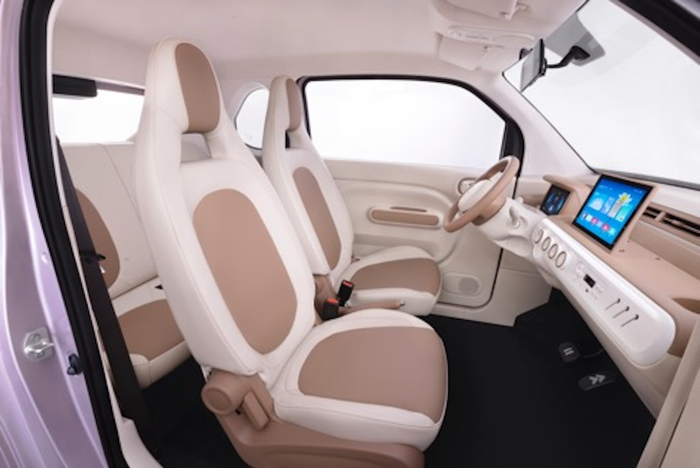 2026款奔腾小马3.49万起售！12项升级，全面接入Deepseek