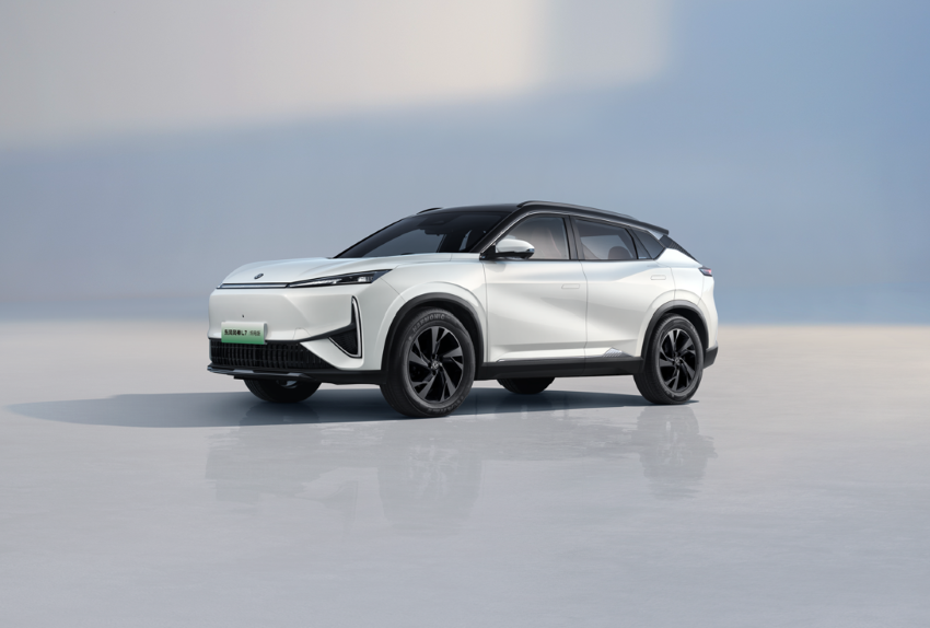 东风风神L7 11万开卖！标配8155芯片，最远能跑518公里