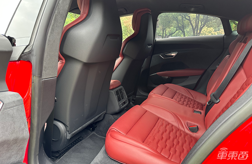 试驾奥迪e-tron GT：是少数人的大玩具，但真的好玩