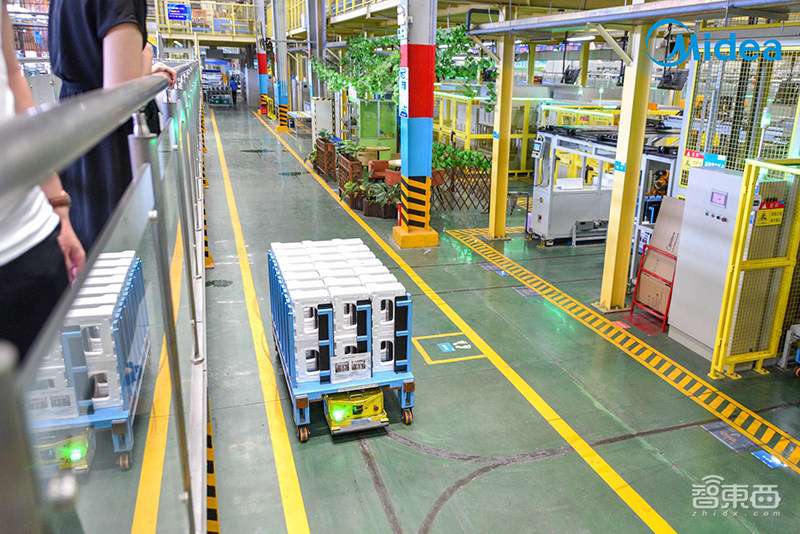 美的南沙工廠實(shí)地探訪：?jiǎn)T工配華為手表，5G覆蓋廠區(qū)