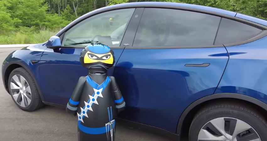 海外网友实测新款Model Y 取消雷达会影响AEB吗?