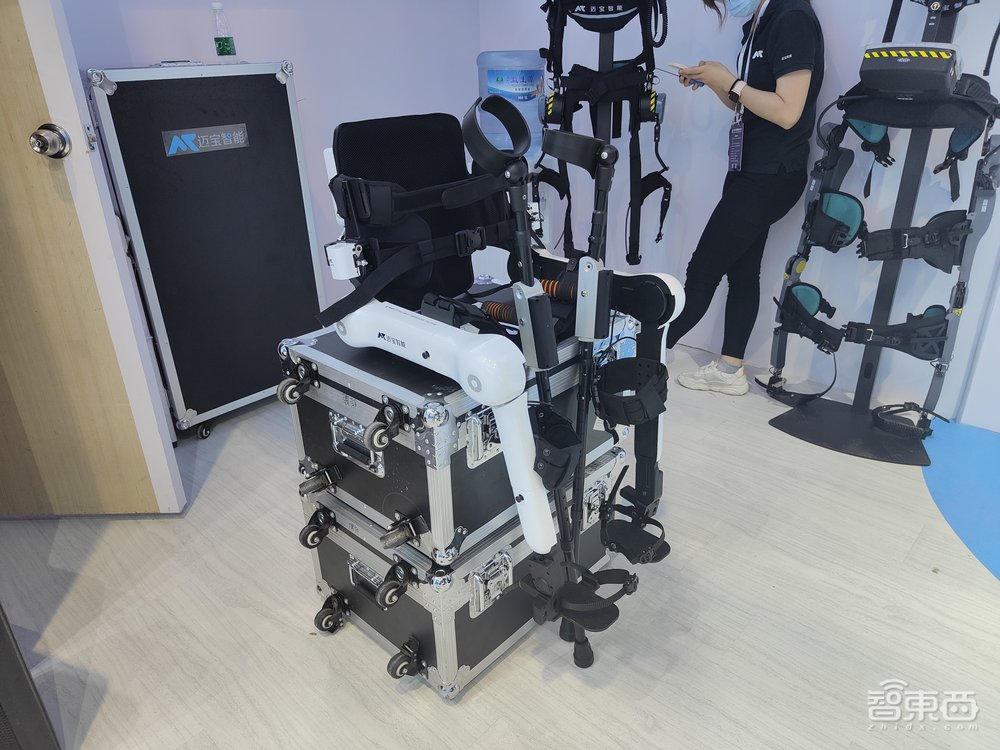 机器人“春晚”开幕，机器狗扎堆PK，揭秘六大类亮点机器人