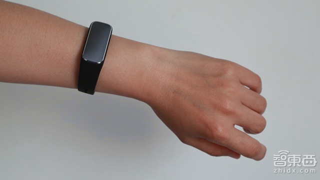 如影随形的健康顾问 – 37度智能手环