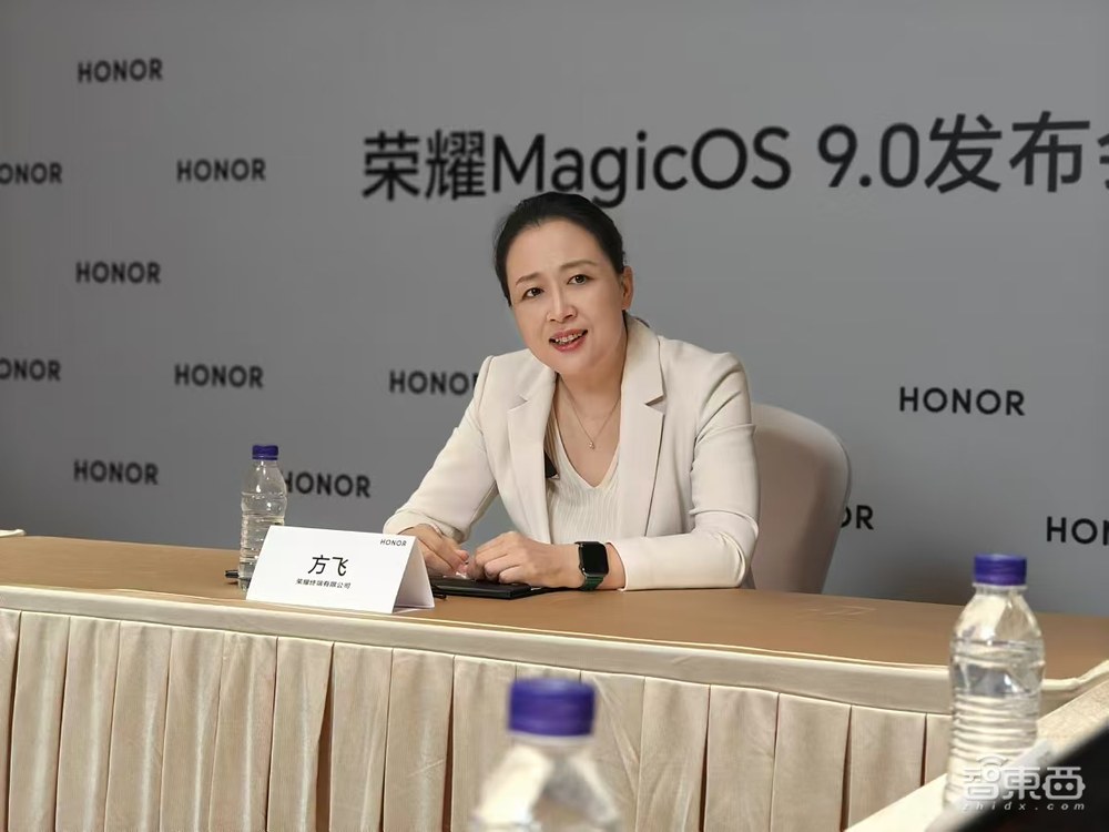 荣耀亮出AI OS大招,对话CEO赵明:未来的AI手机之战,要怎么打?