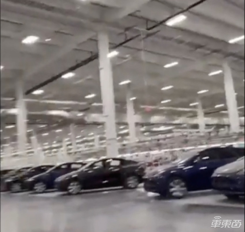 特斯拉得州工厂投产在即！大型压铸机已经进场，4680新车或已下线